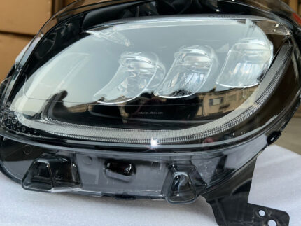 High-performance 4539066102 4539067202 EQ headlights with 6000k color temperature New conditions